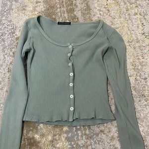 sage green brandy melville long sleeve crop top
